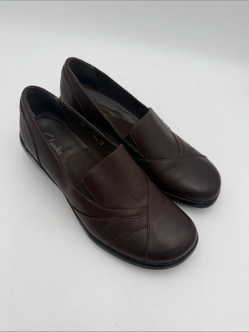 Clarks Women's Brown Leather Slip-On Loafers 6.5M casual office comfort retro